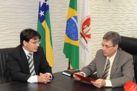 Promotor Sandro Luiz lança novo livro